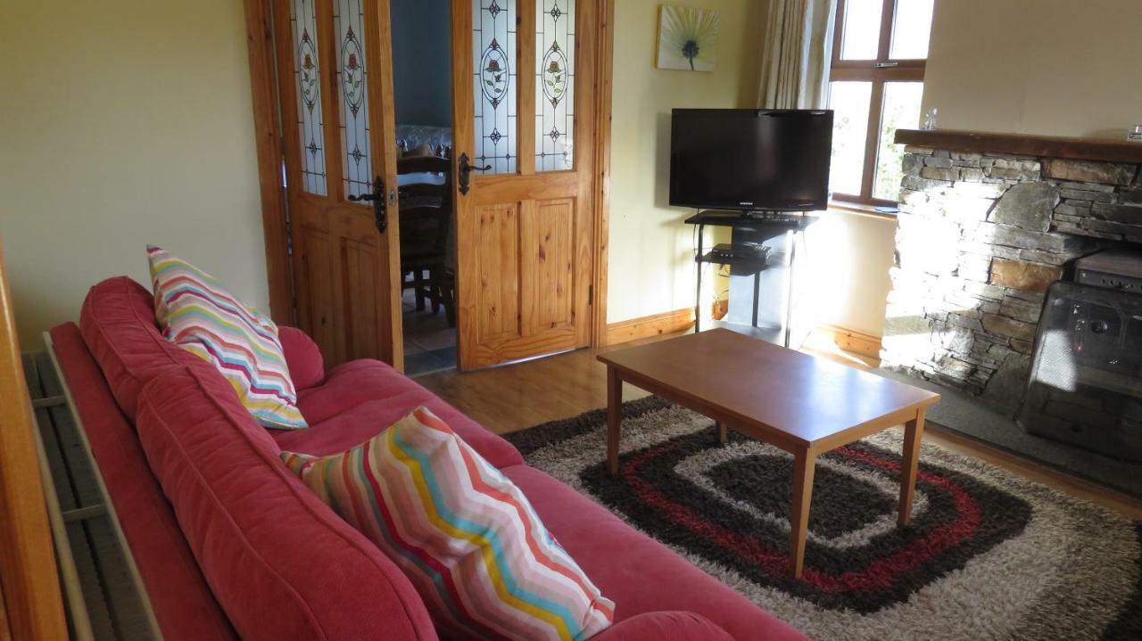 Heatherhill Farm Cottage In Letterfrack Beside Connemara National Park Екстер'єр фото